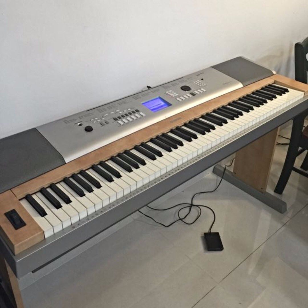 YAMAHA portable Grand piano DGX620 for Sale in Los Angeles, CA OfferUp