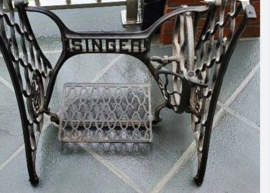Singer Sewing Machine Stand $100