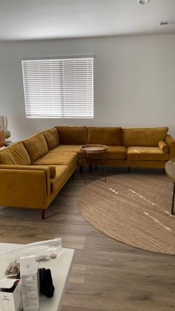 Mid century super clean no pets in this home