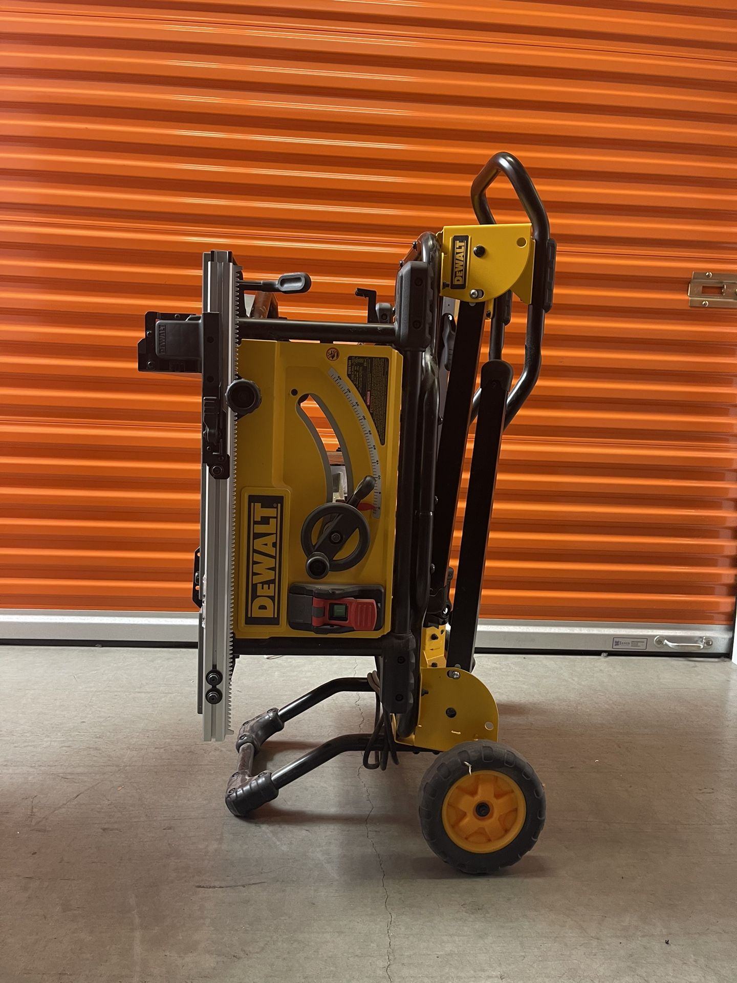 Dewalt 15 Amp Corded Table Saw With Rolling Stand