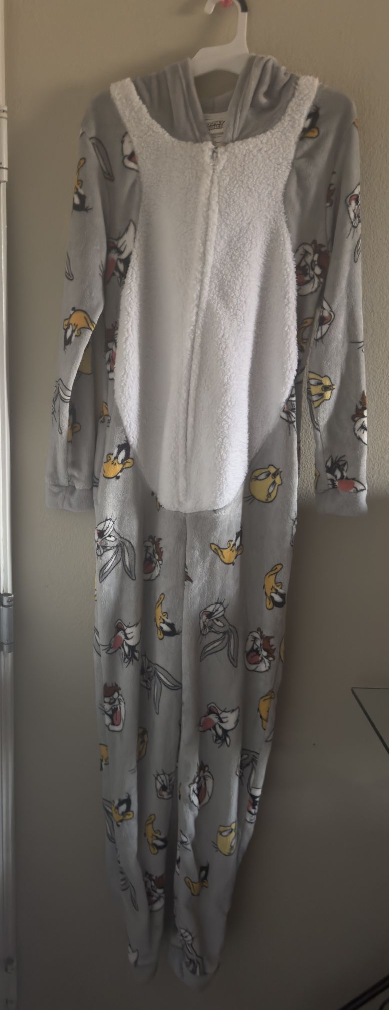 Looney Tunes Onesie Adult Size Small 4/6