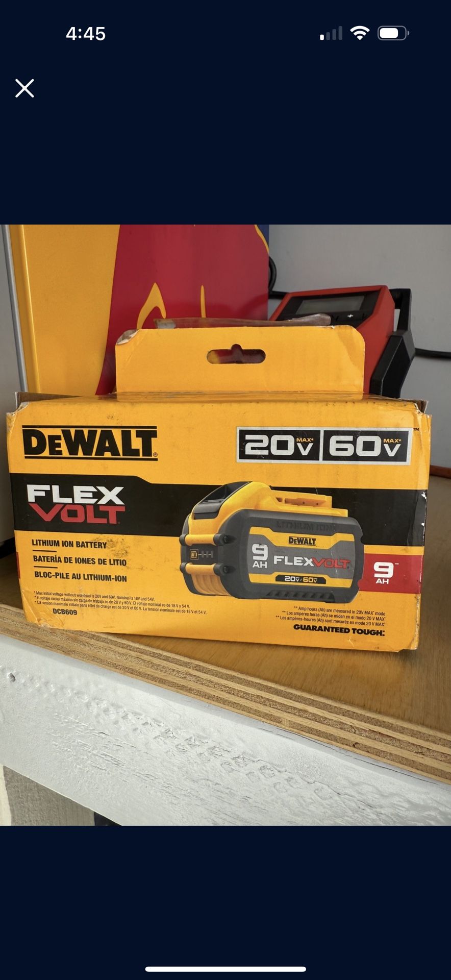 Dewalt Fast Charger & 9.0AH Flexvolt Battery