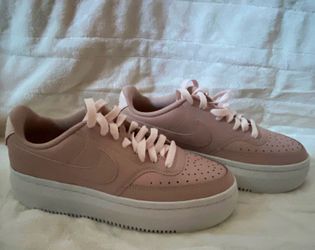 Nike Pink Platform Woman’s Size 8