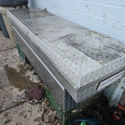 Weather Guard Model 127 72 Inch Diamond Plate Aluminum Full Size Crossover Truck Tool Box Saddle Box