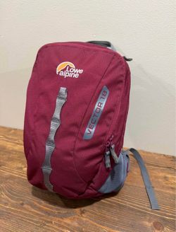 Lowe Alpine Vector 18 Backpack Daypack Hiking Travel School Burgundy 18L
