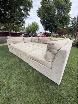 450 $$ BEAUTIFUL MODULAR COUCH WITH OTTOMAN WITH STORAGE(FREE DELIVERY, FRESNO CLOVIS AREA)