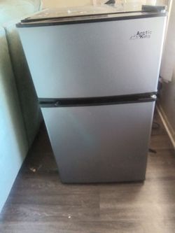 Arctic king mini fridge an freezer