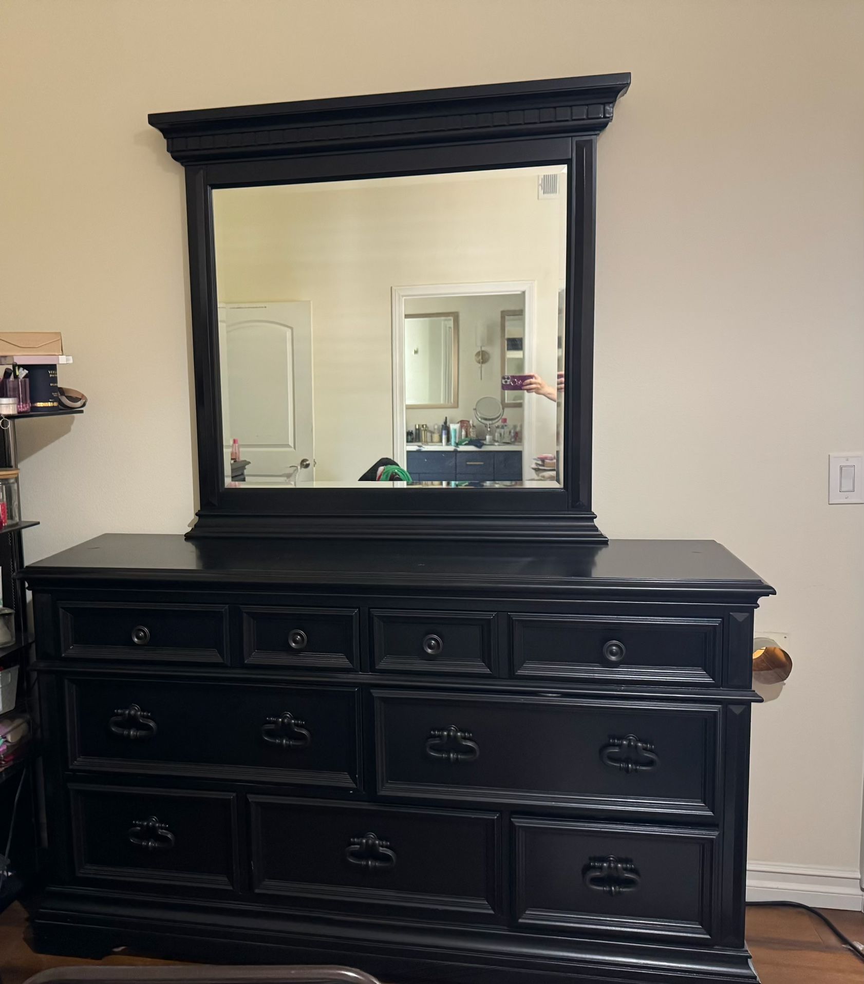 Dresser With Mirror