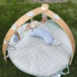 Ingenuity Cozy Spot Reversible Duvet Activity Gym & Play Mat with Wooden Toy bar
