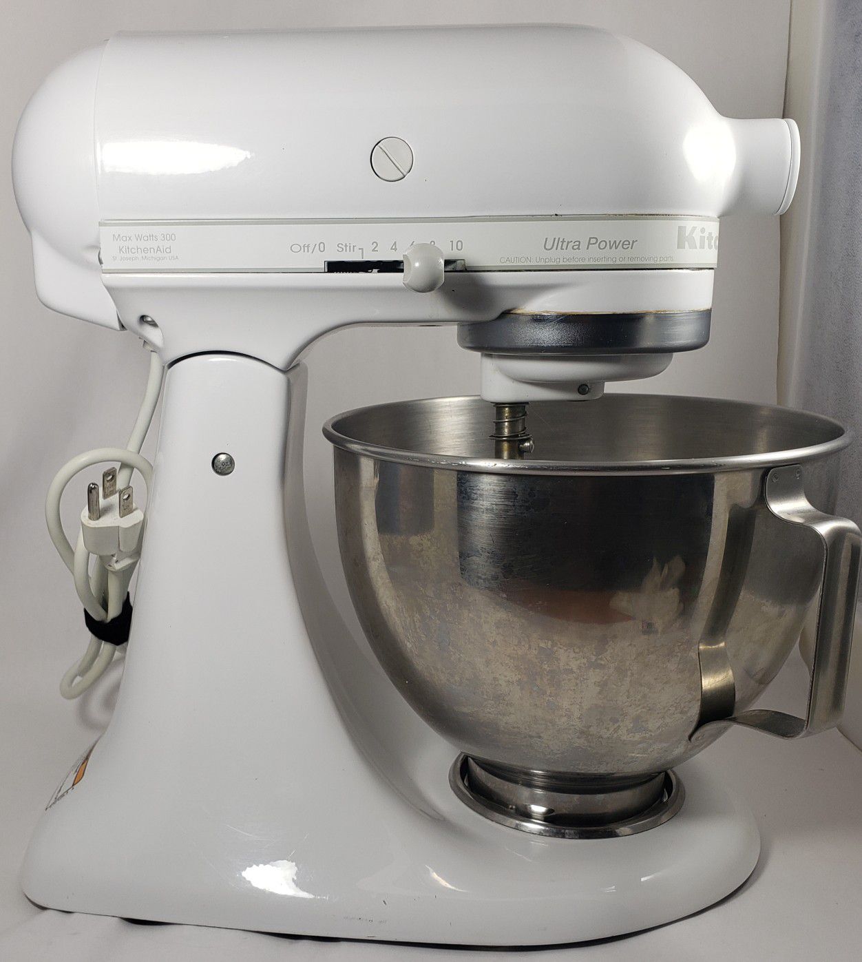 White KitchenAid KSM90 300W Ultra Power Stand Mixer tested and works
