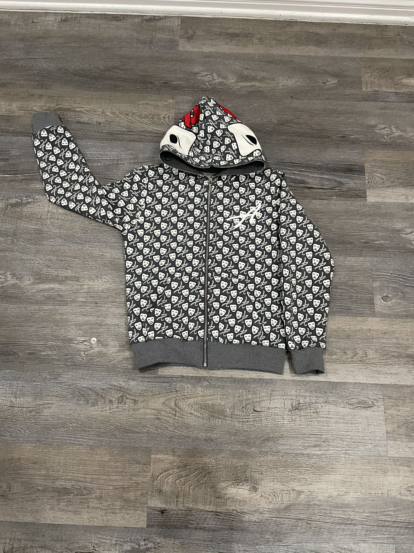 ASSALI HOODIE GLOW IN THE DARK for Sale in Los Angeles, CA - OfferUp