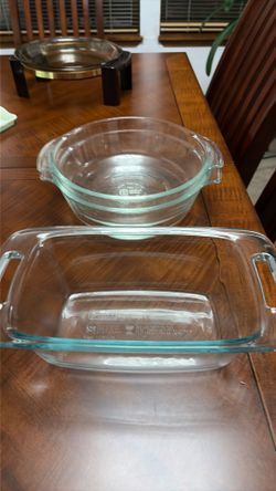 Two Pyrex ware