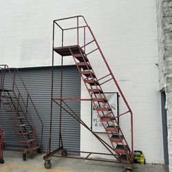 12 step industrial ladder