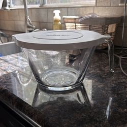 Pampered chef mixing bowl