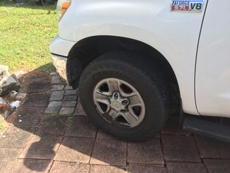 TOYOTA TUNDRA 4 RIMS AND TIRES 275 70 18