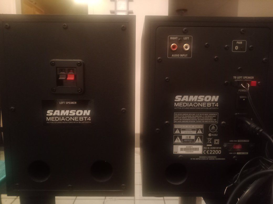 Samson MediaOne Bt4 Powered Monitors With Bluetooth 