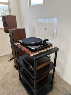 AUDIO RACK Four Shelf (Solidsteel S3-4 Black)