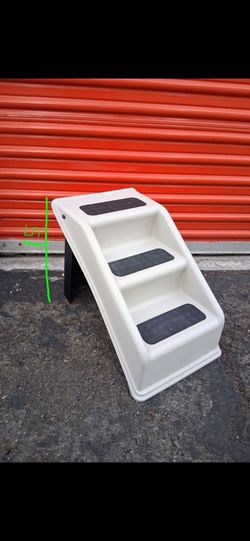 Foldup Pet stairs Pickup 3-8:30 pm rainbow/charleston cash only