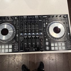 Pioneer DJ  DDJ-SZ2