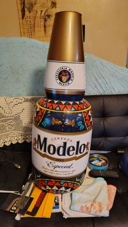Giant inflatable Modelo decor