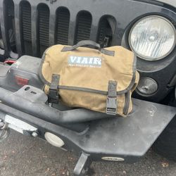 VIAIR CAR AIR COMPRESSOR 