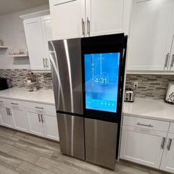 Samsung - Bespoke 23 Cu. Ft. 4-Door Flex French Door Counter Depth Refrigerator with Al Family Hub+ - Stainless Steel