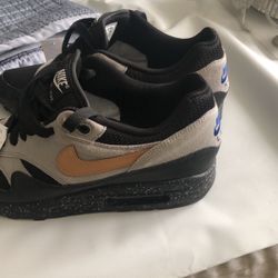 Nike Air Max Nike ID Luv H8?