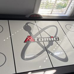 Atomic air hockey Table 