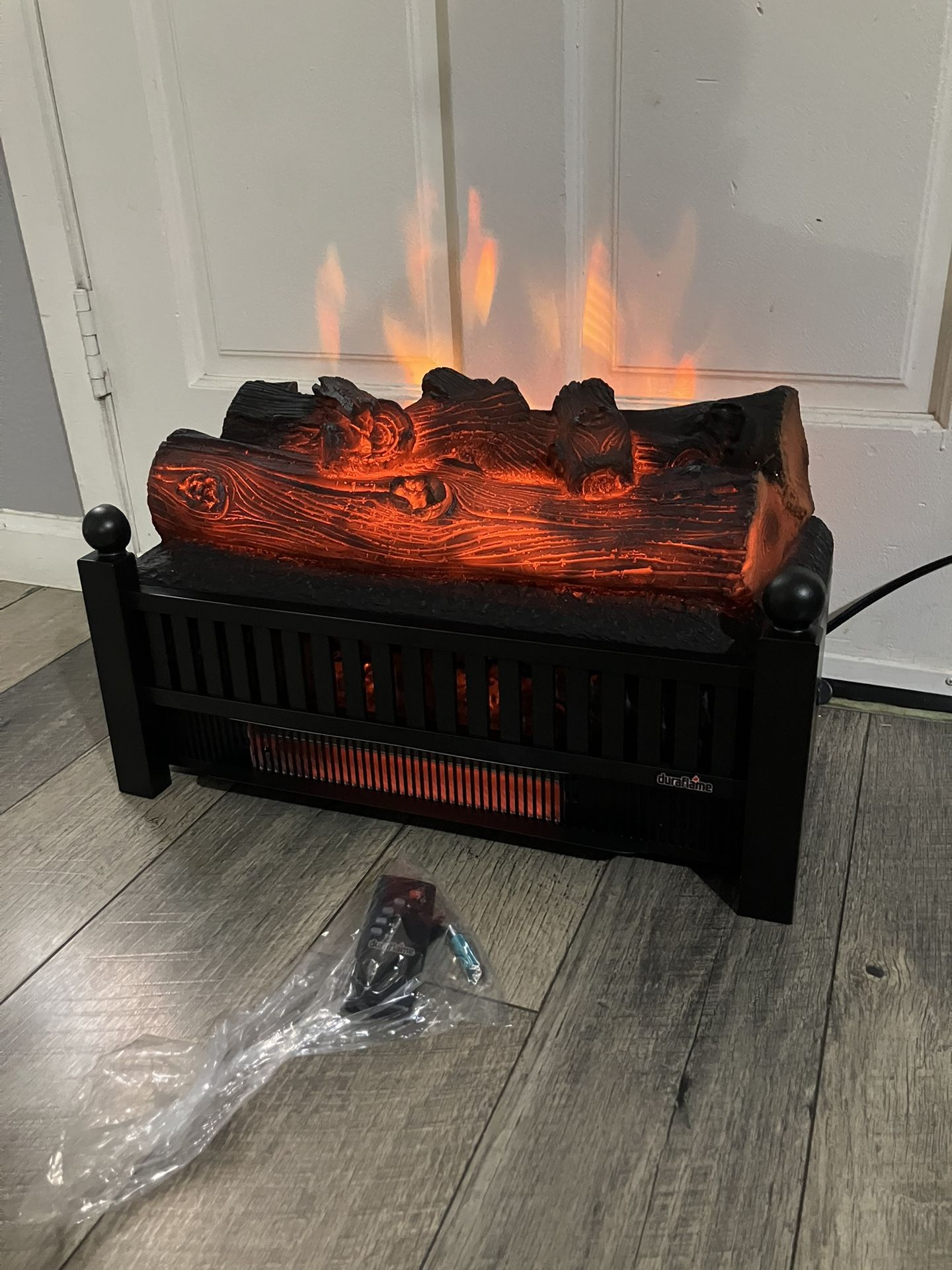 Duraflame Infrared Electric Juniper Log Heater w Crackle Sound