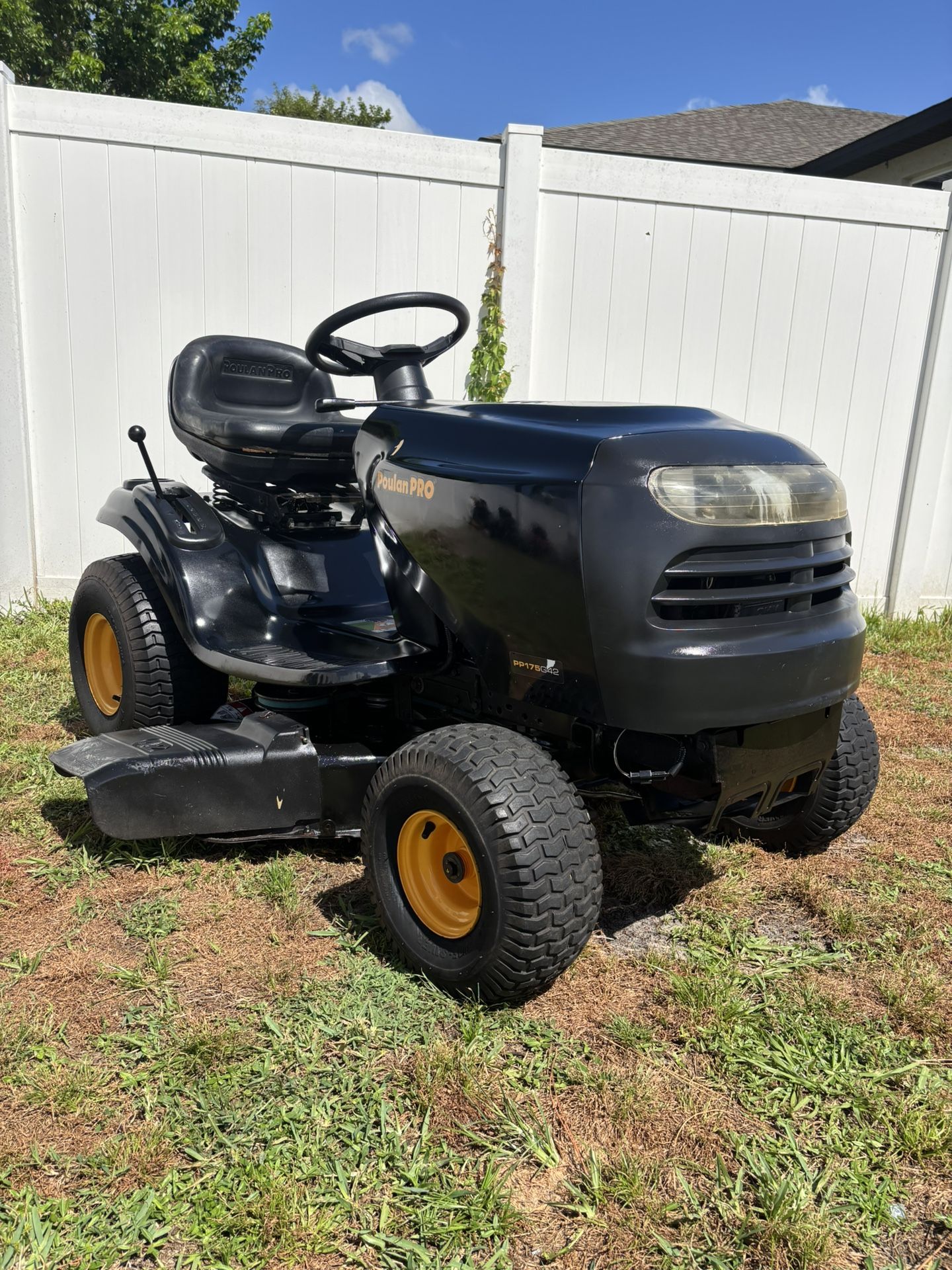Poulan Pro Riding Lawn Mower