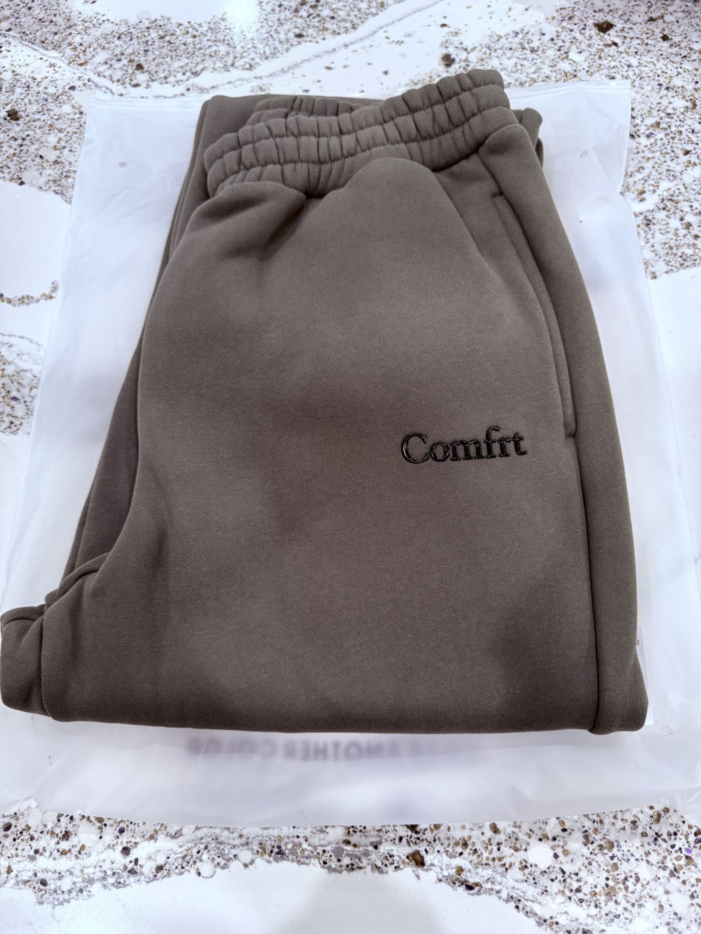 New - Comfrt Sweatpants - Size M - Color Milllestone Grey