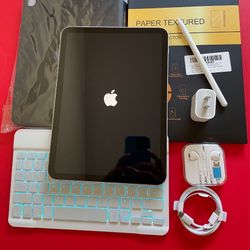 256gb Apple IPad 10th Generation (10.9” Liquid / 2022 model) with pen, keyboard, case & Accessories (warranty 2026) 
