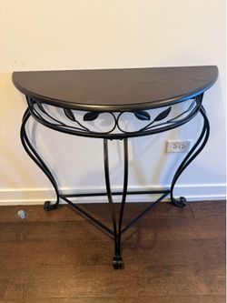 Semi-circle accent table