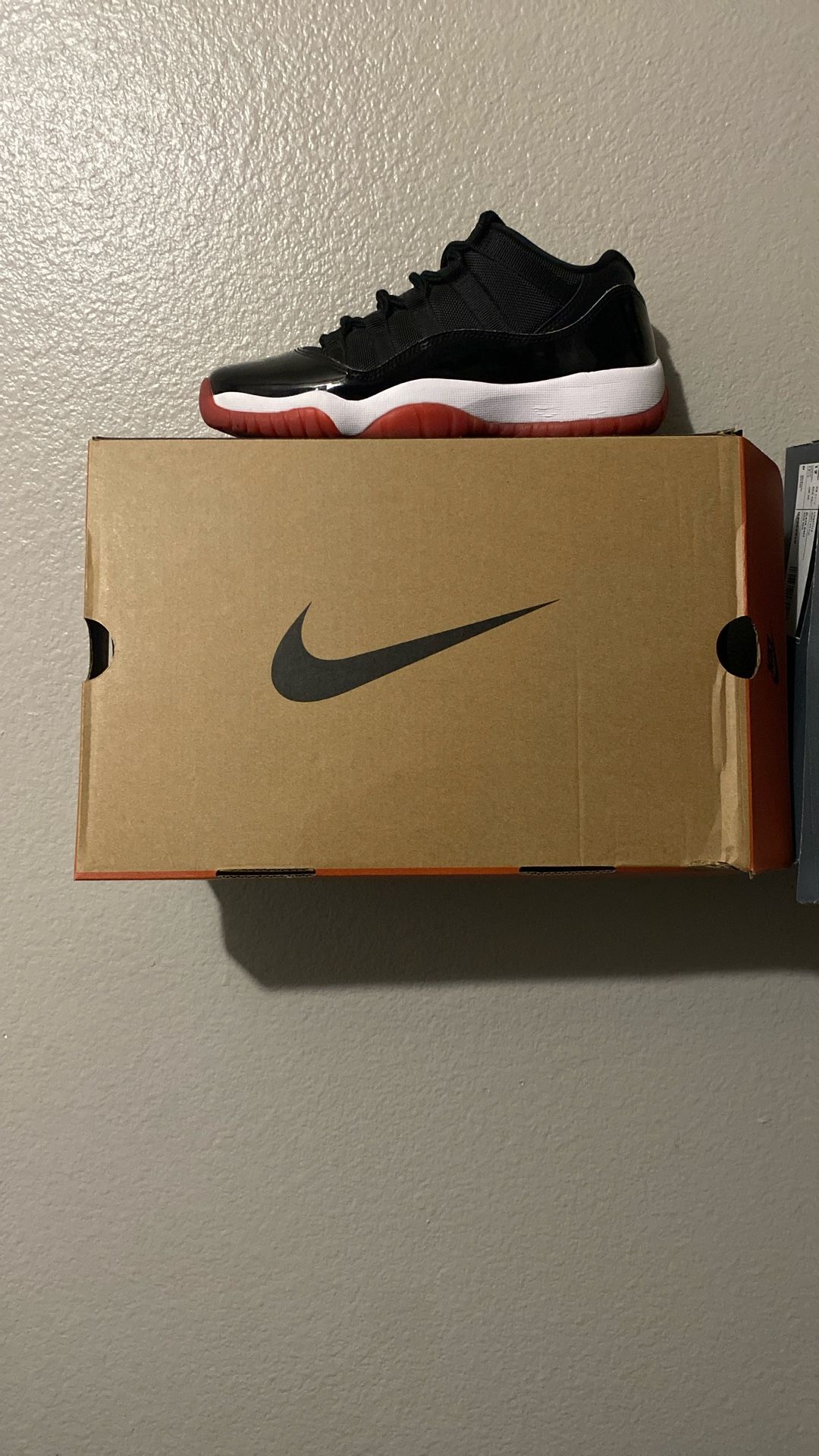 Size 7 Jordan 11s Bred