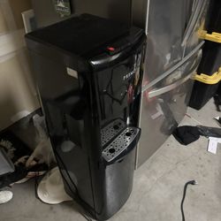 Water Dispenser 