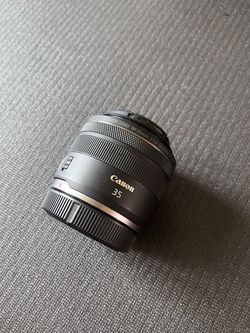 Canon RF 35mm 1.8 Macro IS STM lens