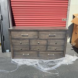 Dresser ( wood dresser )