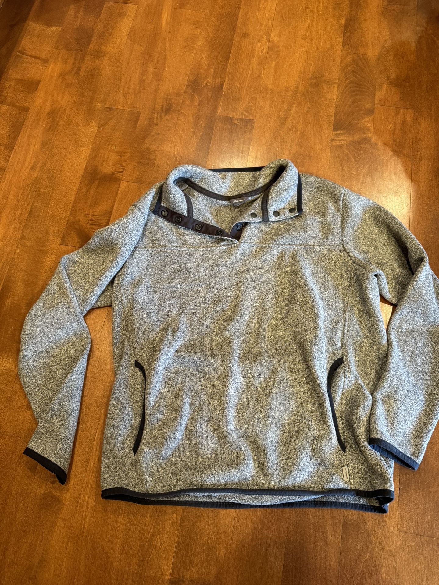 Woman’s Eddie Bauer Quarter zip Fleece Shipping Available