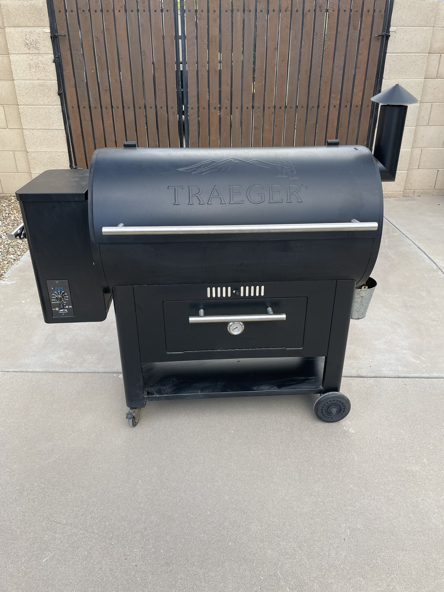 Traeger Century 34 Smoker With Warming Drawer