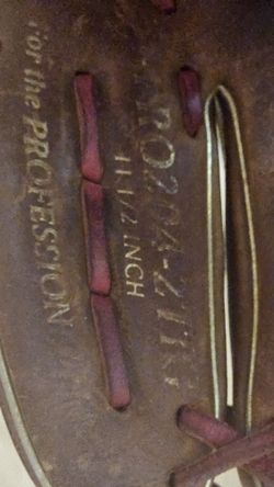 Infielder's Glove.  11.25", Heart Of Ghe Hide, Always Kept A Baseball  In Mit And Oiled Regularly. Great Glove!!! 