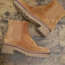 Tory Burch 50mm Platform Ankle Suede Chelsea Boots Size 9- Brown Tan Fall Color