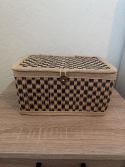 Hand-woven coastal seagrass small decorative storage box