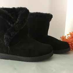 Black Winter Boots , Size 6