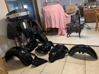 2011 Harley davidson ultra classic trike fairings . (Complete)everything is There . In Perfect Condition 