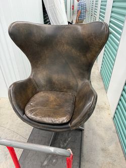 Copenhagen Leather Swivel Chair