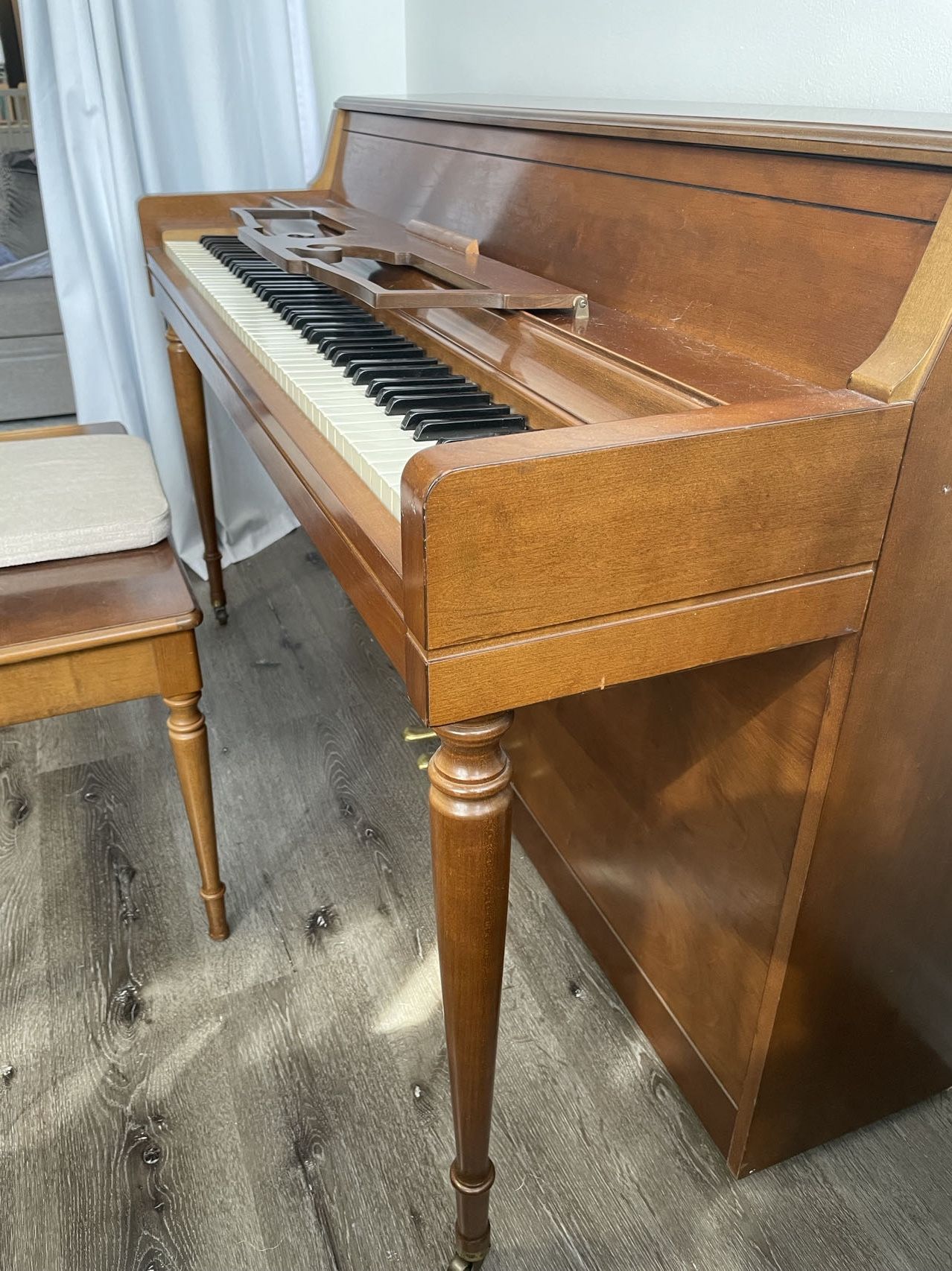 Wurlitzer Upright Piano For Beginner - Intermediate