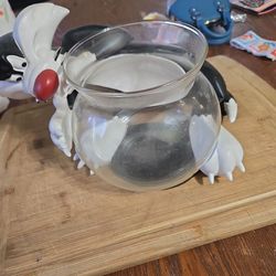 Sylvester fishbowl