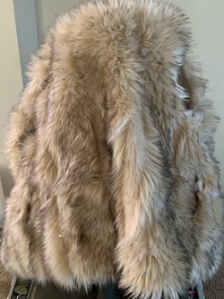 Top shop faux fur vest super soft ! Worn mabey 4 times