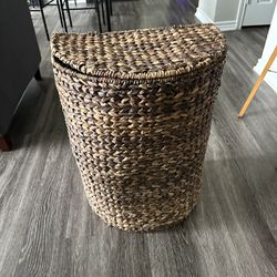 wicker basket for blankets