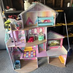 KidKraft Dollhouse 